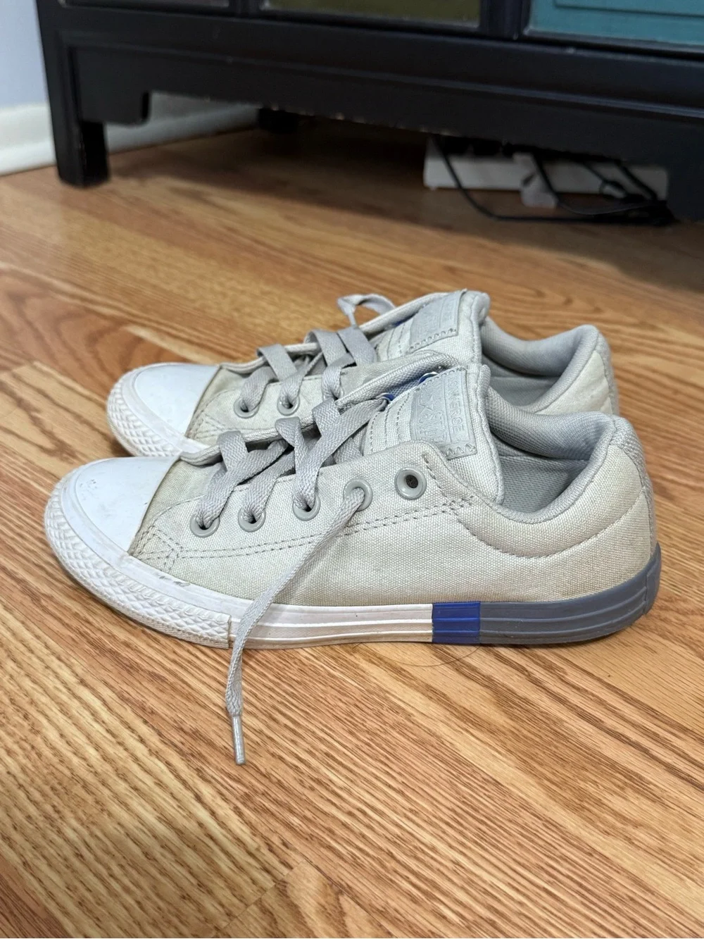 Converse Kids Low-Top Sneakers in Light Gray